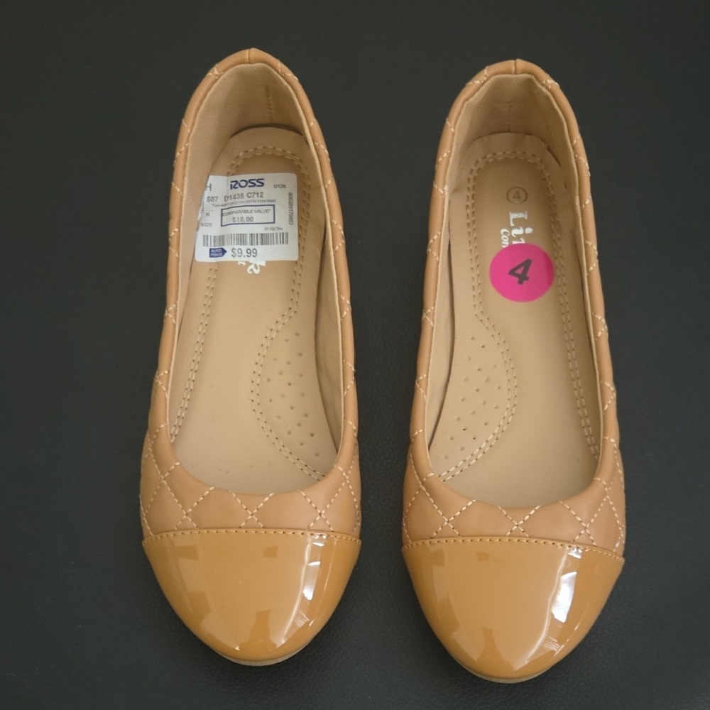 Elegant Tan Quilted Ballet Flats